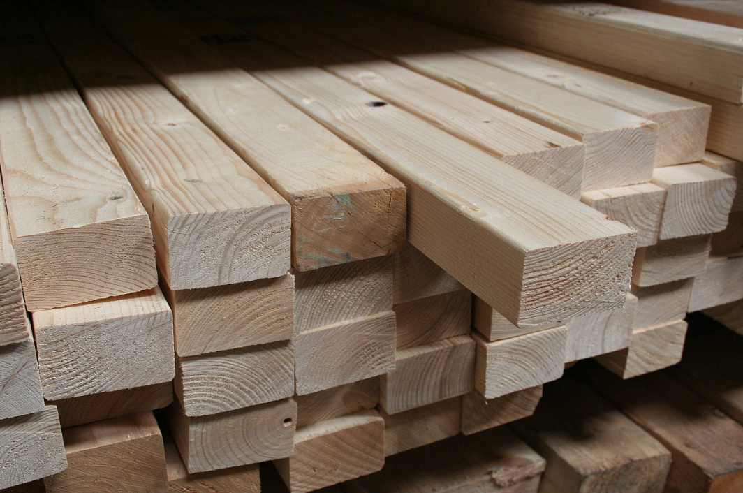 美国木材期货价格创新高，供需失衡推高市场(图1)