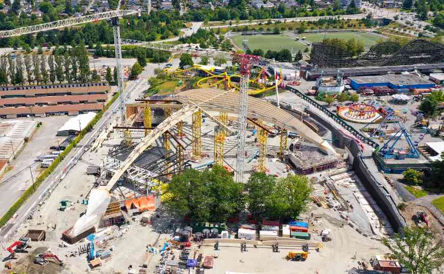 PNE 露天剧场星爆木屋顶进展显著，60 个胶合木拱门构建 105 米跨度奇观(图4)