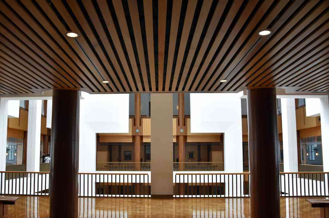 木材为“国”铸魂：哈尔·吉达与澳大利亚国会大厦的本土材料革命(图3)