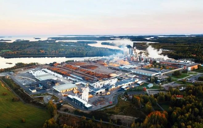 原木价格波动，这家木材巨头宣布调整产量！(图1)