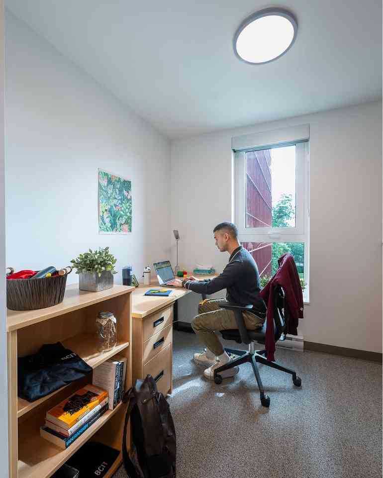 1.32亿打造“木头宿舍”！BCIT高木大厦新增469床，学生通勤、租房压力双缓解(图2)